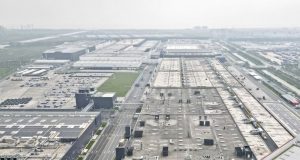 Tesla construiește la Shanghai cea mai mare centrală de stocare a energiei din China