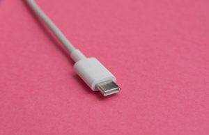 Toate laptopurile noi vândute în UE trebuie să aibă încărcare prin USB-C
