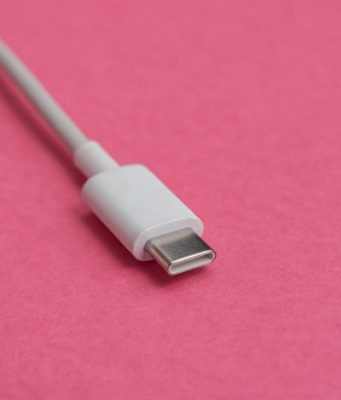 Toate laptopurile noi vândute în UE trebuie să aibă încărcare prin USB-C