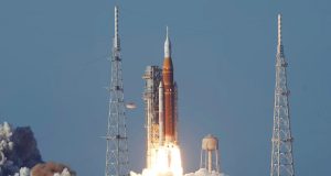 Artemis II a decolat: NASA trimite oameni spre Lună pentru prima dată după 54 de ani (VIDEO)