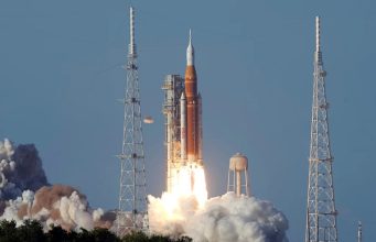 Artemis II a decolat: NASA trimite oameni spre Lună pentru prima dată după 54 de ani (VIDEO)