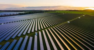 Regatul Unit aprobă cea mai mare fermă solară din țară – va alimenta 180.000 de locuințe
