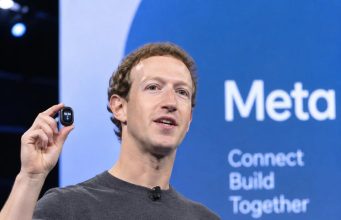 Meta Charm: gadgetul AI care vrea să reducă dependența de telefon Meta-Charm