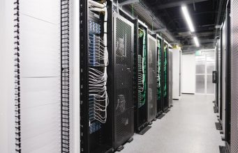 Europa încearcă să concureze cu giganții AI din SUA și China centru-date-ai